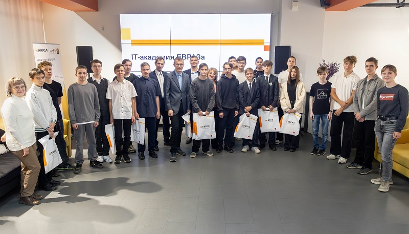 Фото - Пять лет без «багов»: в Нижнем Тагиле стартовал новый сезон ИТ-академии ЕВРАЗа